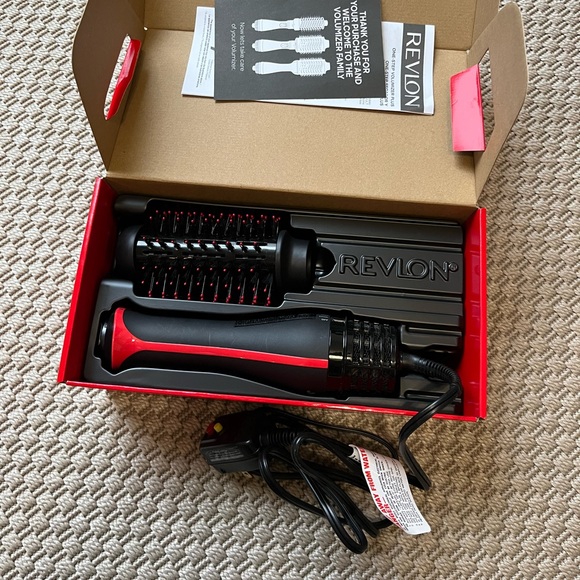 Revlon Oval One Step Volumizer Plus Hair Dryer - Picture 3 of 3